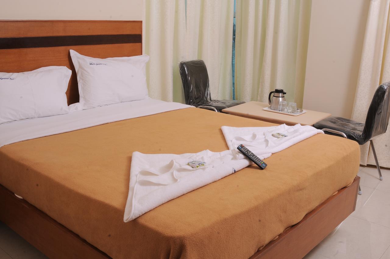 Hlv Grand Inn Бангалор Екстериор снимка