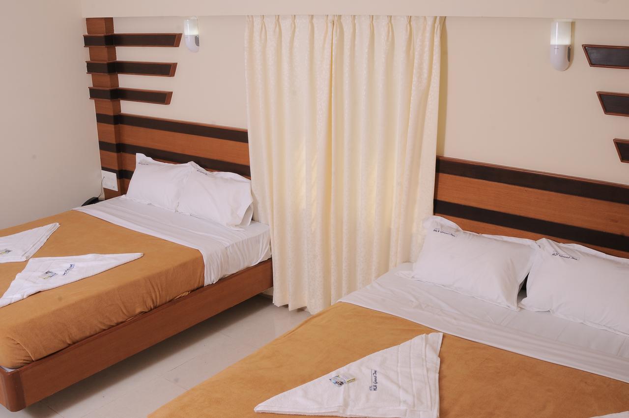 Hlv Grand Inn Бангалор Екстериор снимка