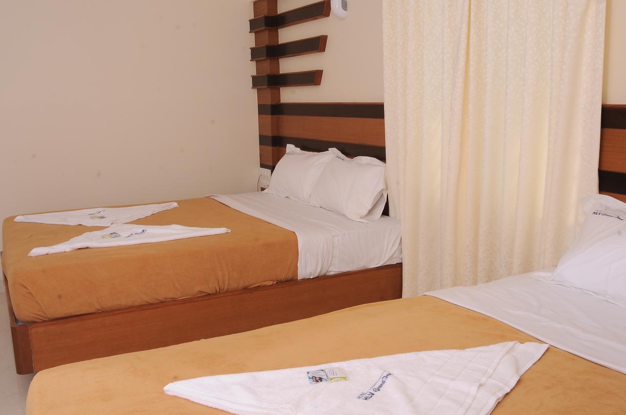 Hlv Grand Inn Бангалор Екстериор снимка