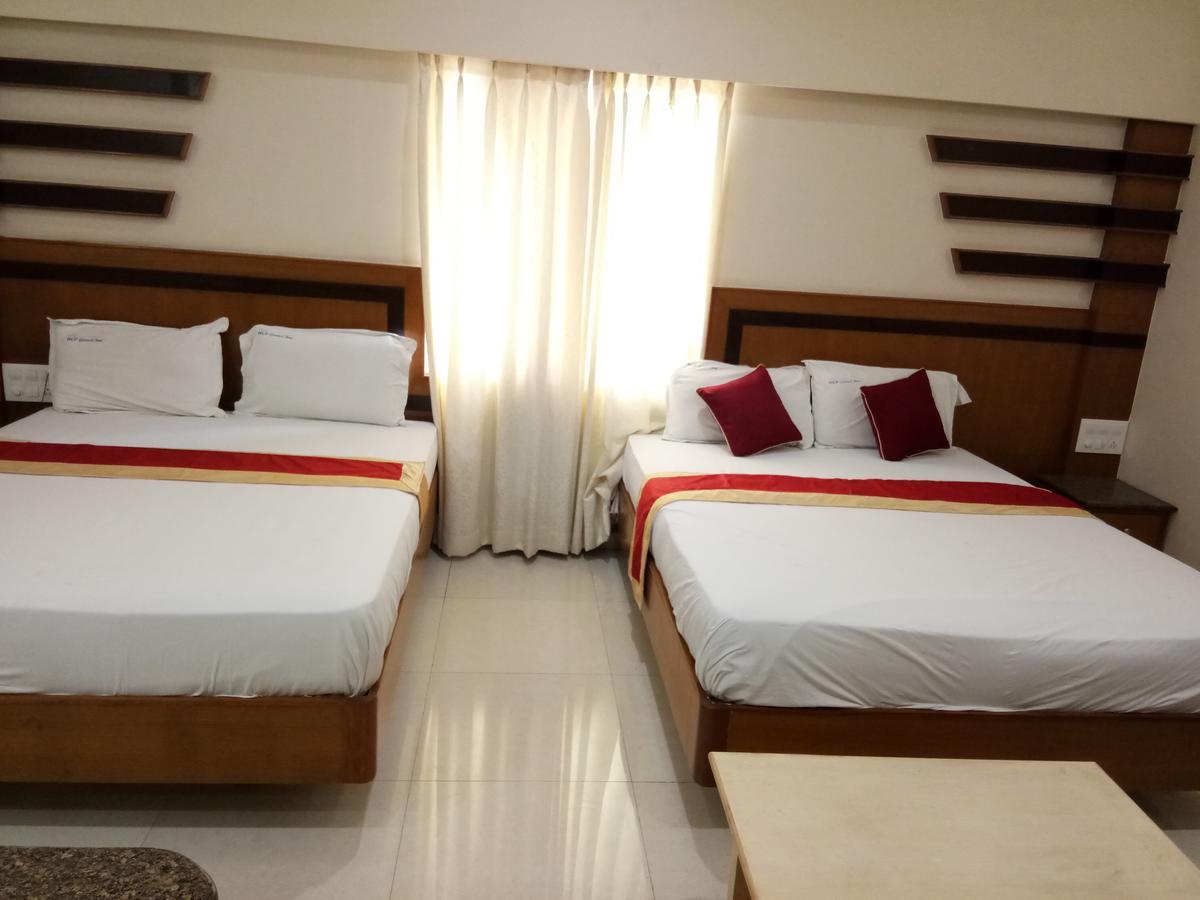 Hlv Grand Inn Бангалор Екстериор снимка
